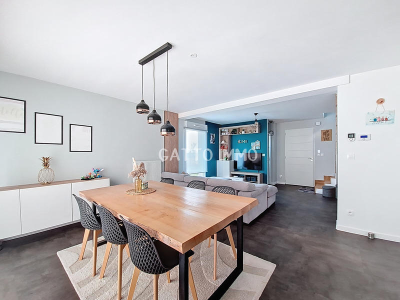 Maison - 102 m² - 5 pièces