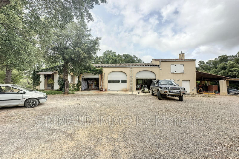 Propriété - 415 m² - 13 pièces