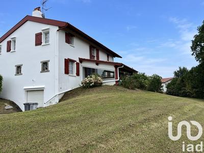 Maison - 209 m² - 7 pièces