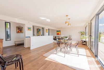 Maison - 258 m² - 7 pièces