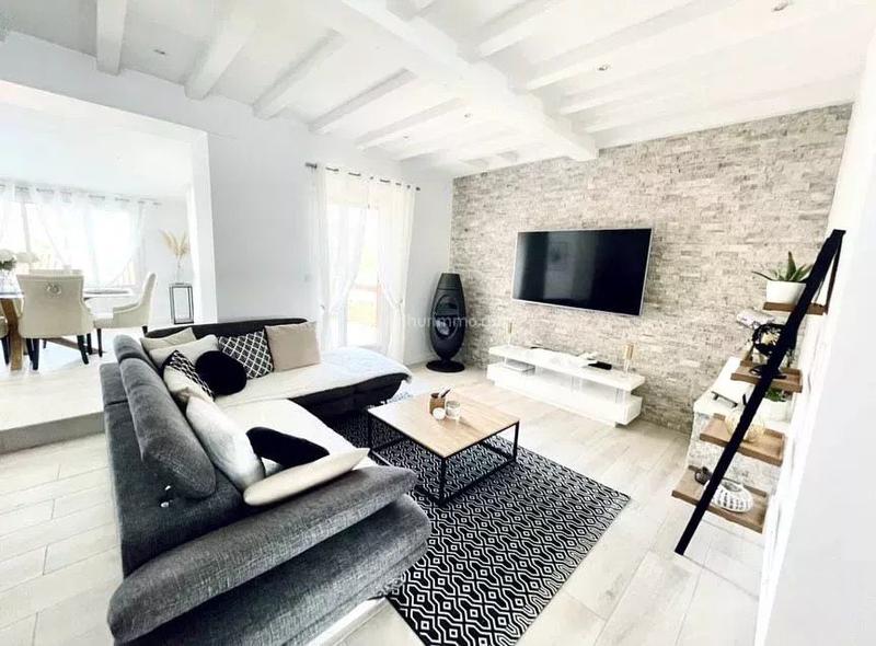 Maison - 160 m² - 4 pièces