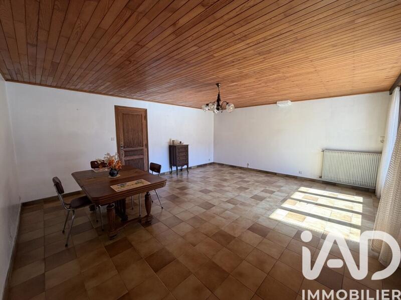 Maison - 202 m² - 8 pièces