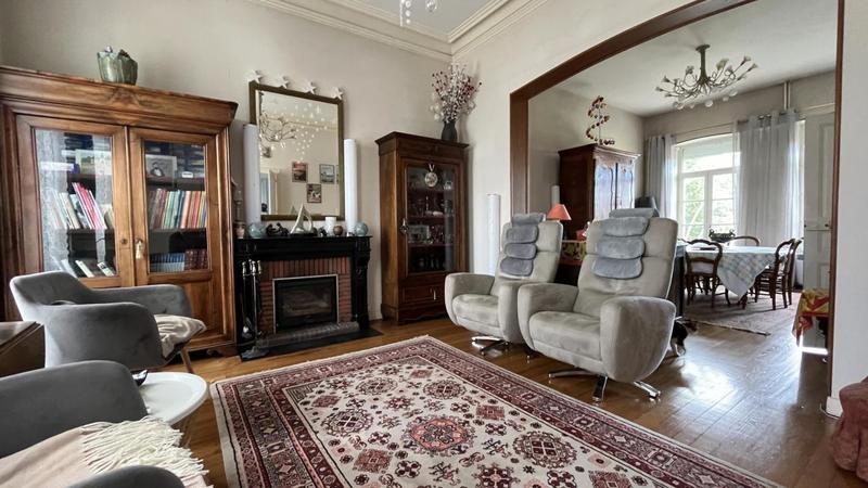 Maison de maîtres - 340 m² - 8 pièces