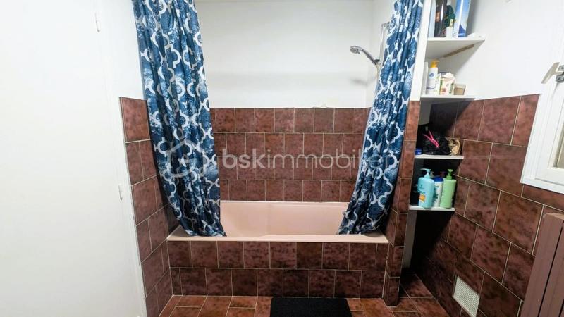 Maison en pierre - 197 m² - 9 pièces