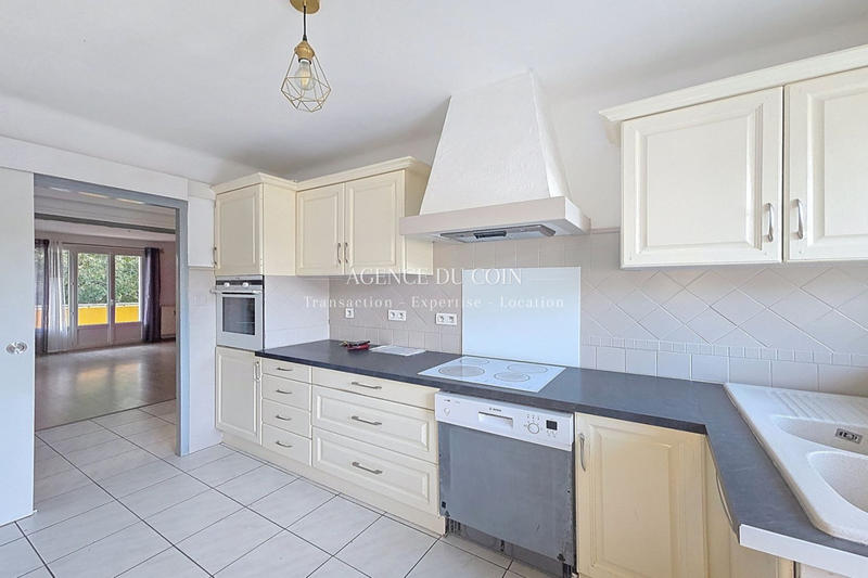 Appartement - 105 m² - 5 pièces