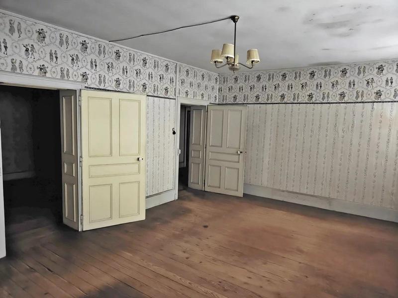 Maison - 211 m² - 11 pièces