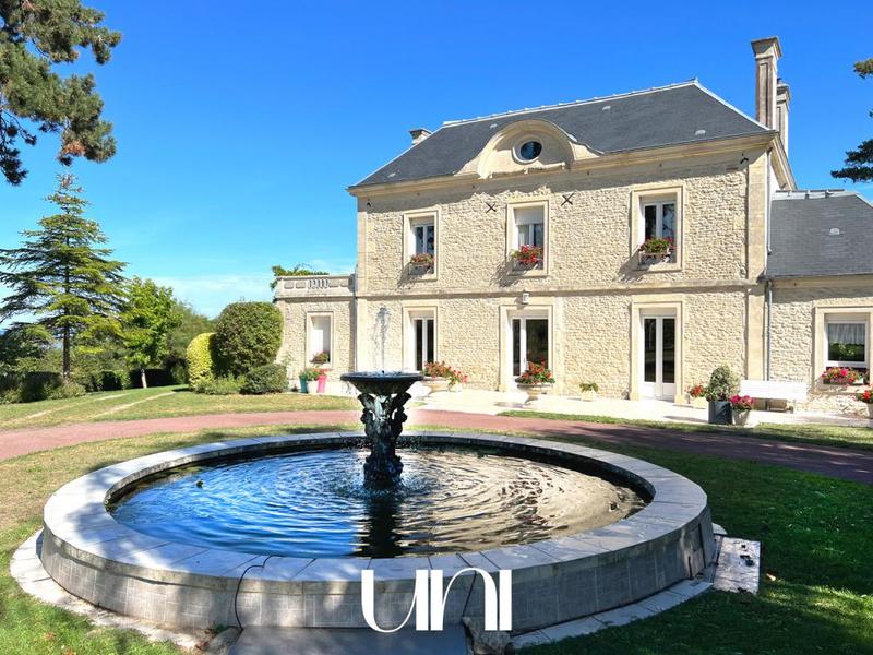 Maison de maîtres - 367 m² - 12 pièces