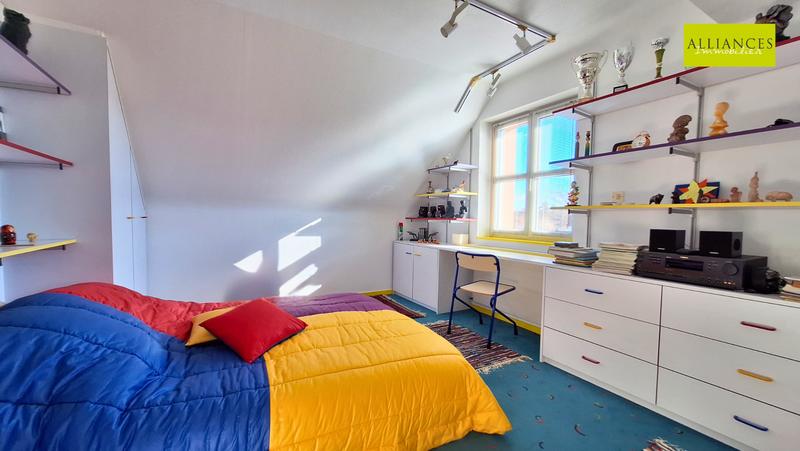 Maison - 226 m² - 7 pièces