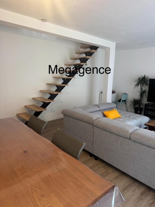 Maison jumelée - 105 m² - 4 pièces