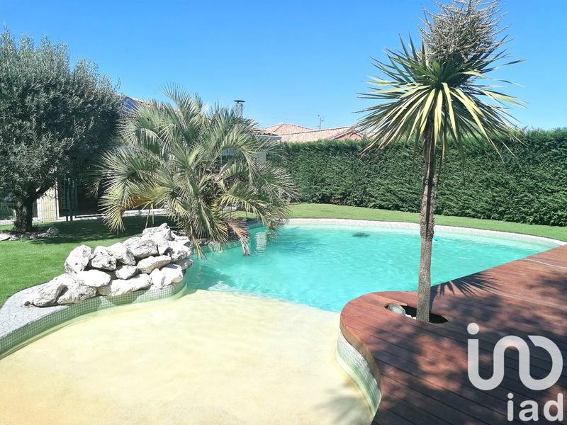 Maison - 238 m² - 7 pièces