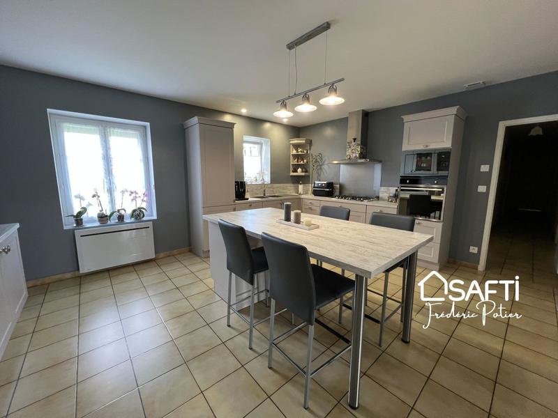 Maison - 275 m² - 9 pièces