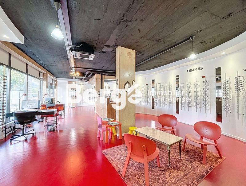 Local commercial - 220 m² - 10 pièces