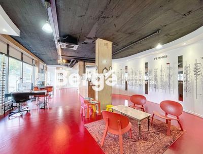 Local commercial - 220 m² - 10 pièces