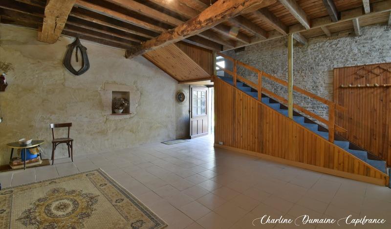 Maison en pierre - 202 m² - 6 pièces