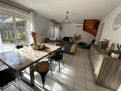 Maison traditionnelle - 89 m² - 4 pièces