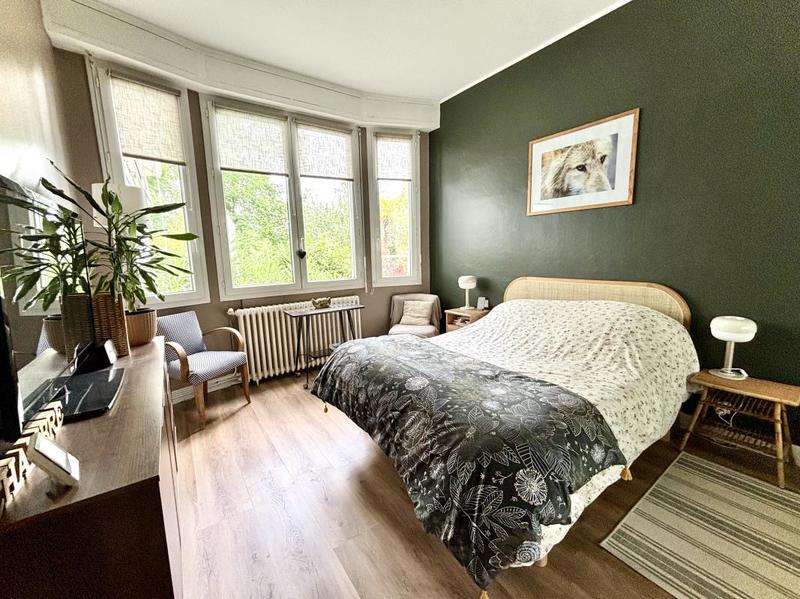 Maison - 180 m² - 8 pièces