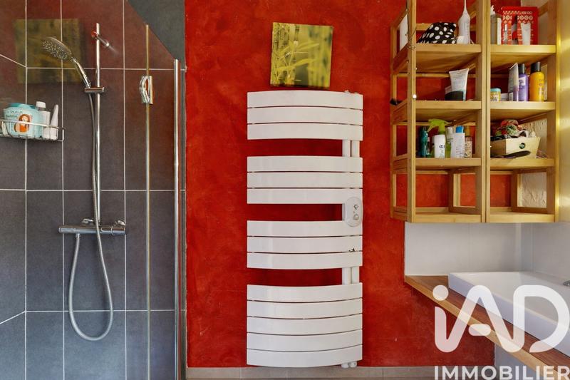 Maison - 202 m² - 7 pièces