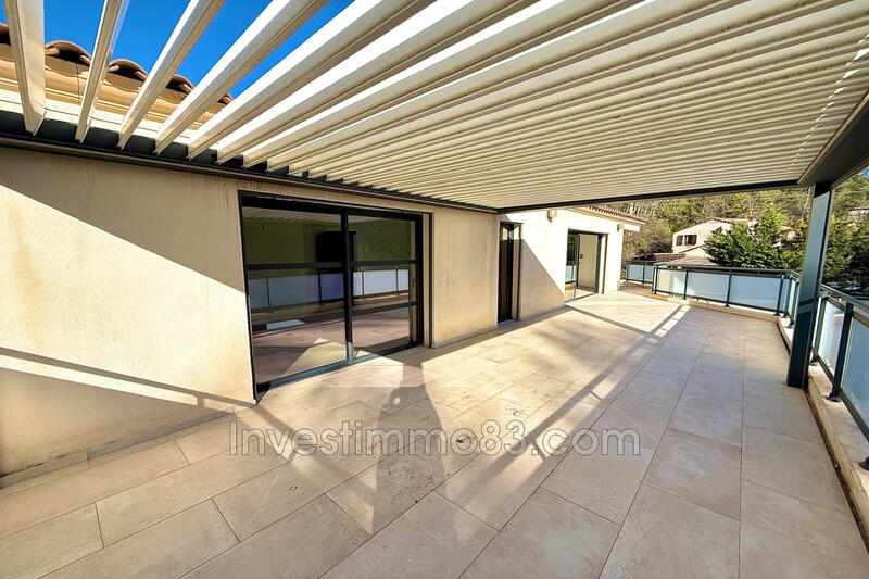 Villa - 250 m² - 5 pièces