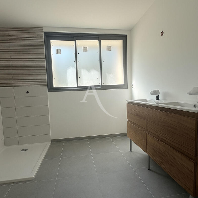 Maison - 101 m² - 5 pièces