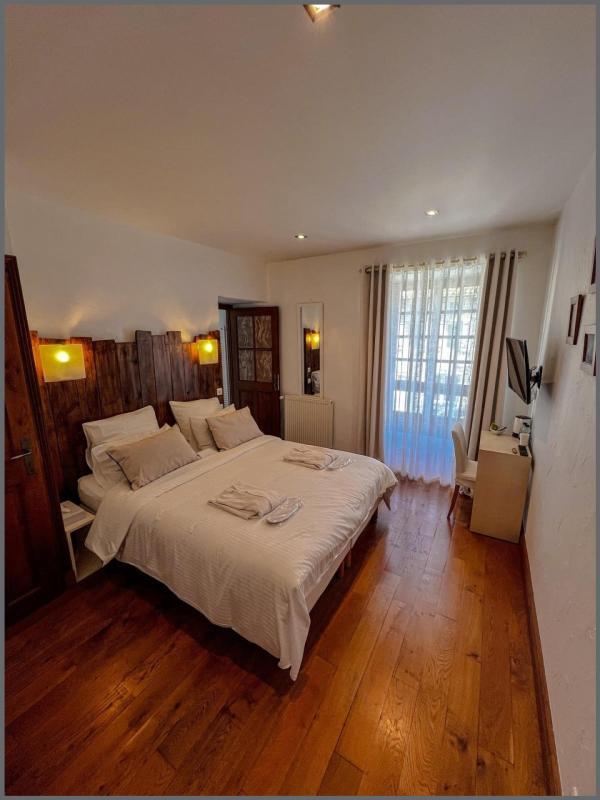 Maison - 394 m² - 9 pièces