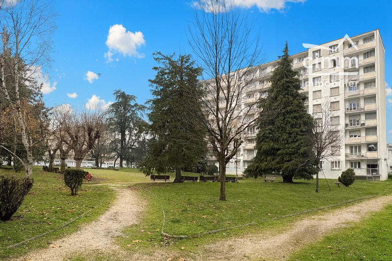 Appartement - 65 m² - 4 pièces