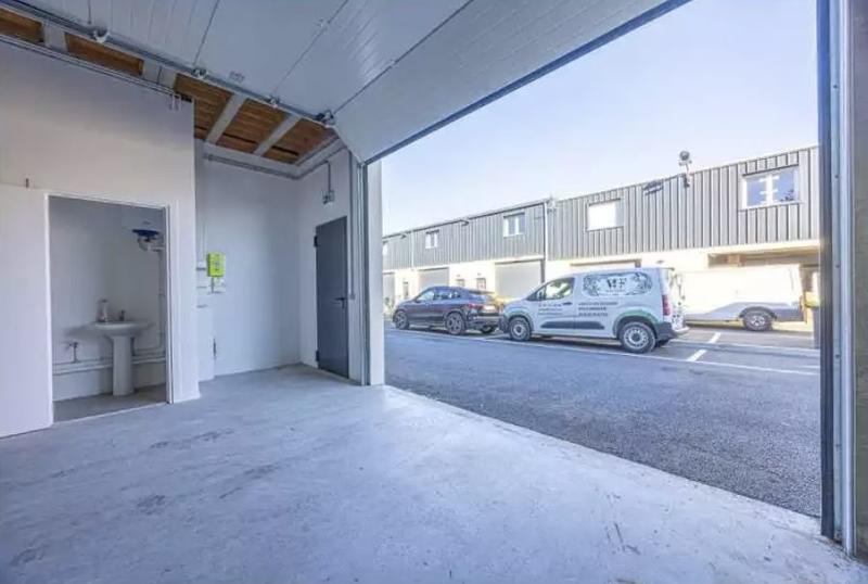 Local d'activités - 95 m²