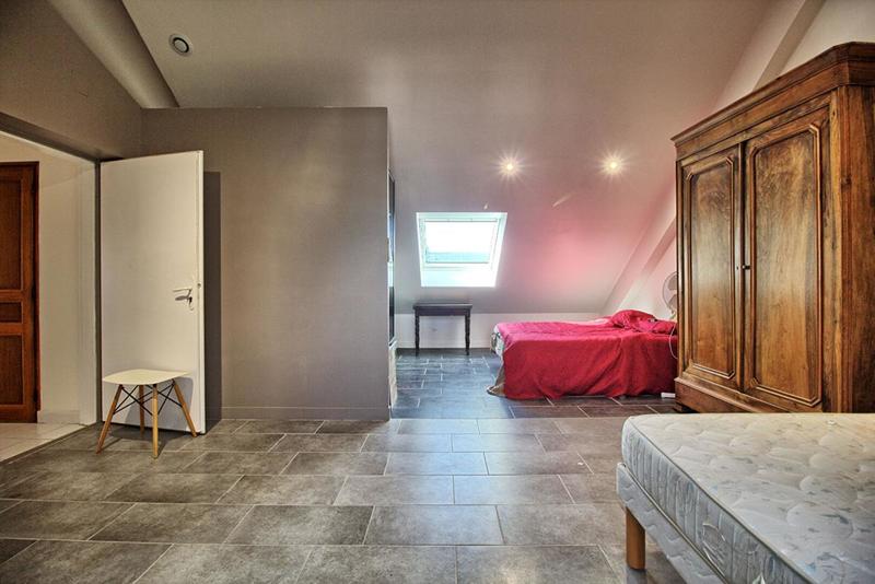 Maison - 240 m² - 9 pièces