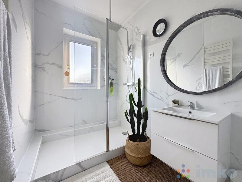 Maison - 182 m² - 6 pièces