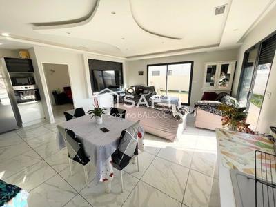 Maison - 91 m² - 4 pièces