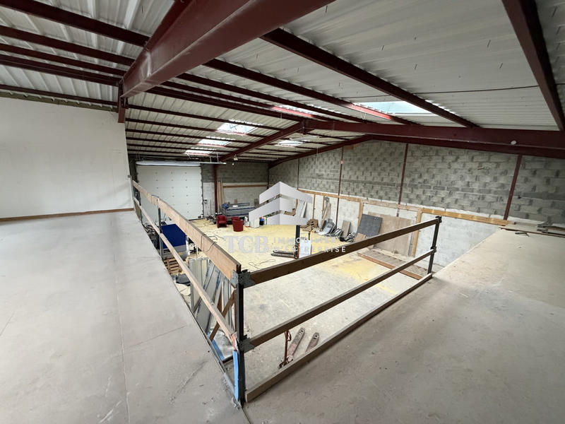 Local d'activités - 556 m²