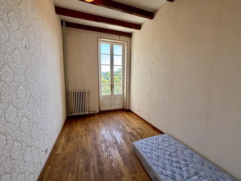 Maison traditionnelle - 201 m² - 8 pièces