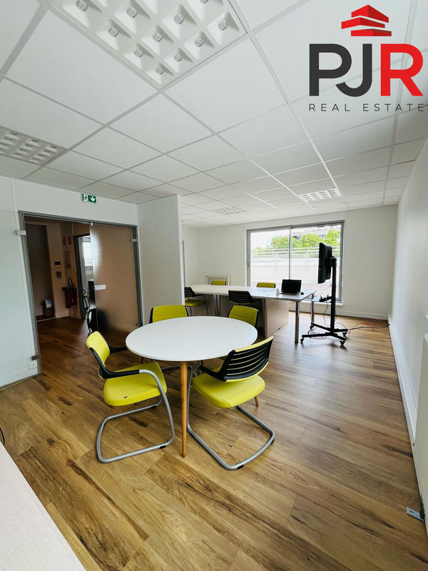 Bureau - 151 m²