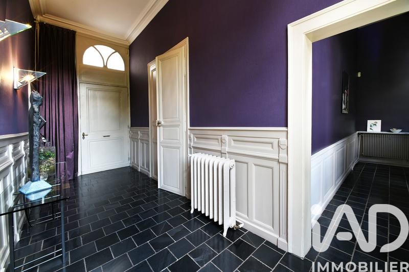 Maison - 240 m² - 8 pièces