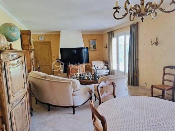 Maison traditionnelle - 259 m² - 8 pièces