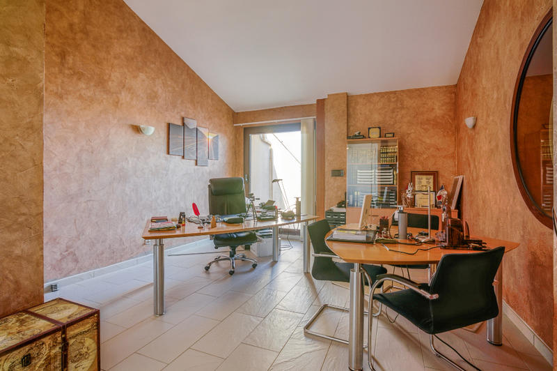 Maison - 350 m² - 12 pièces