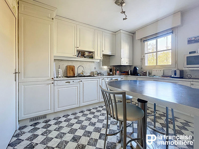 Appartement - 110 m² - 6 pièces