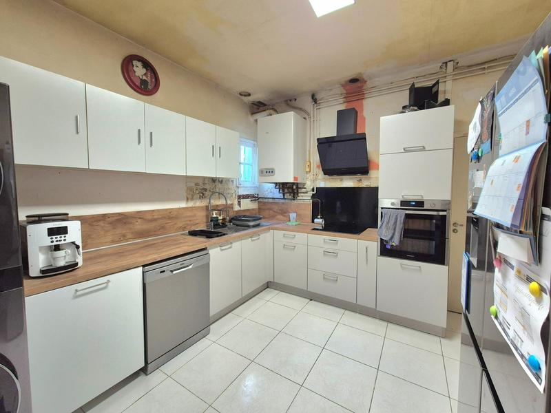 Maison - 93 m² - 4 pièces