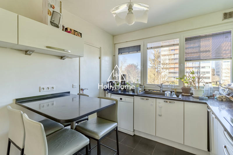 Appartement - 90 m² - 5 pièces