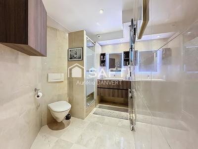 Appartement - 145 m² - 6 pièces