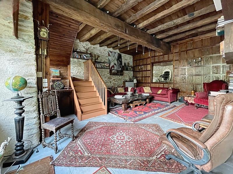 Propriété - 500 m² - 16 pièces