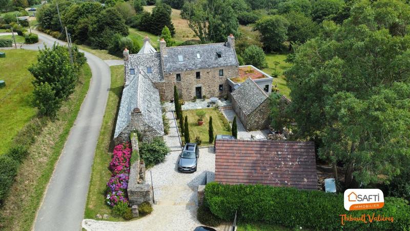 Maison - 307 m² - 12 pièces