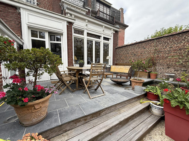 Maison - 289 m² - 7 pièces