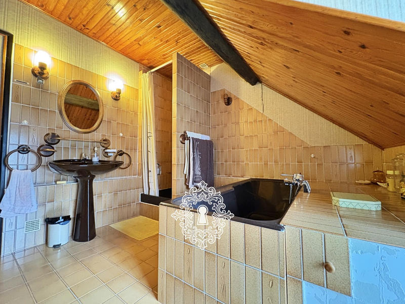 Maison - 195 m² - 5 pièces