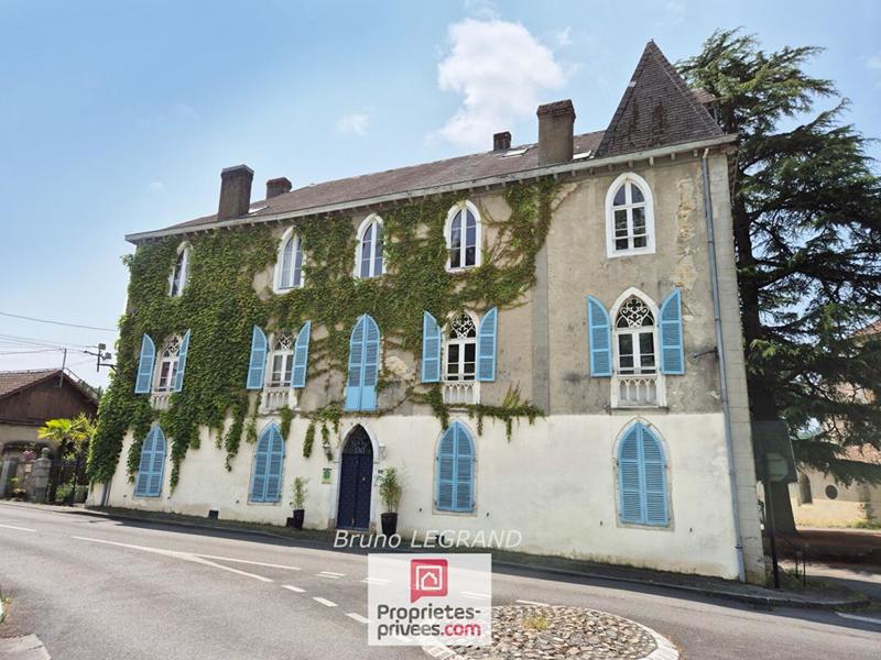 Maison - 525 m² - 14 pièces