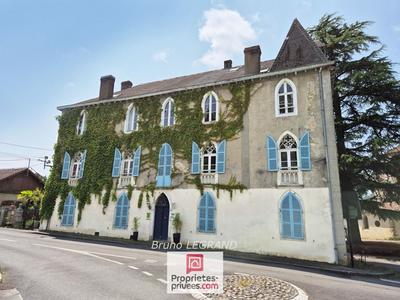 Maison - 525 m² - 24 pièces