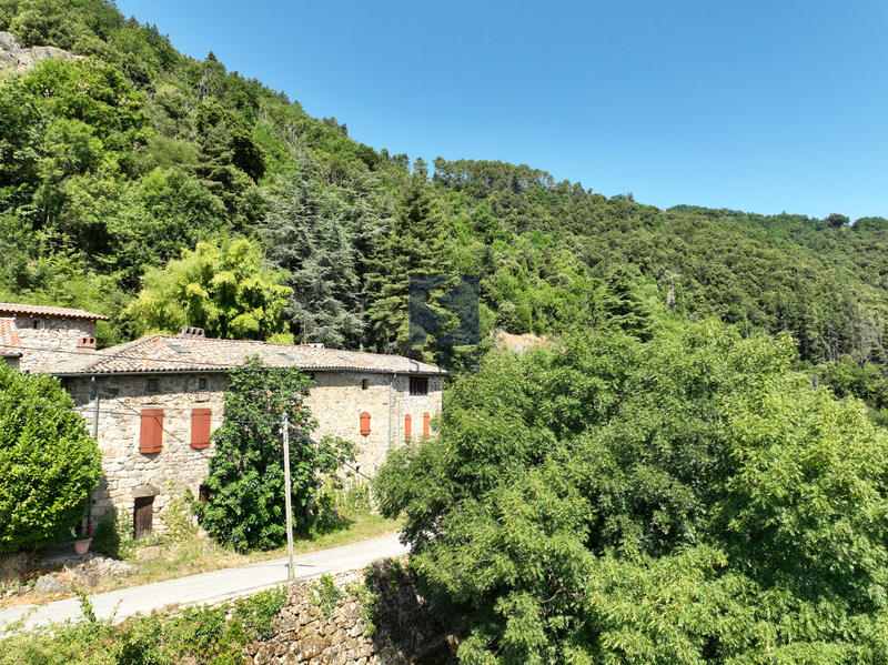 Maison - 195 m² - 8 pièces