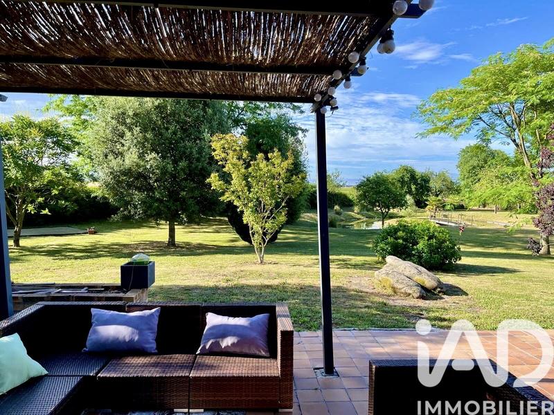 Maison - 186 m² - 8 pièces