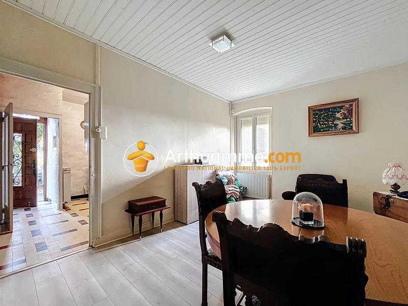 Maison - 300 m² - 8 pièces