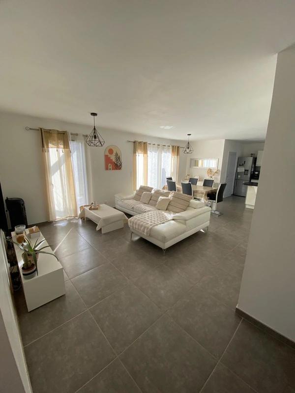 Villa - 89 m² - 6 pièces