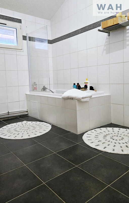 Maison - 312 m² - 12 pièces